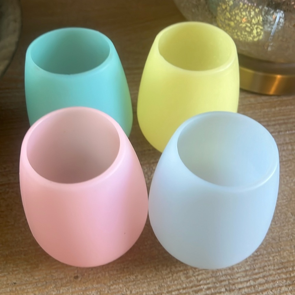 4 Rubber Wine Glasses